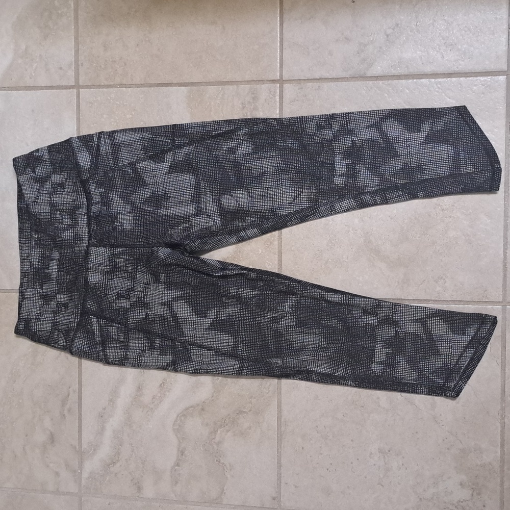 X by Gottex small workout leggings capri's, great condition!